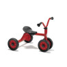 Le push bike permet à l'enfant de se déplacer en poussant